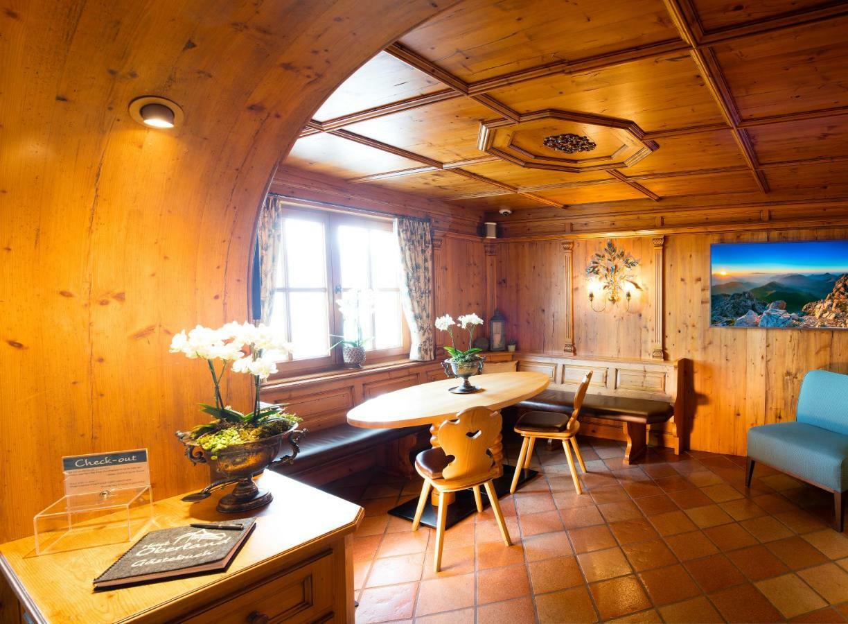 Hotel Oberland Triesenberg Exterior photo